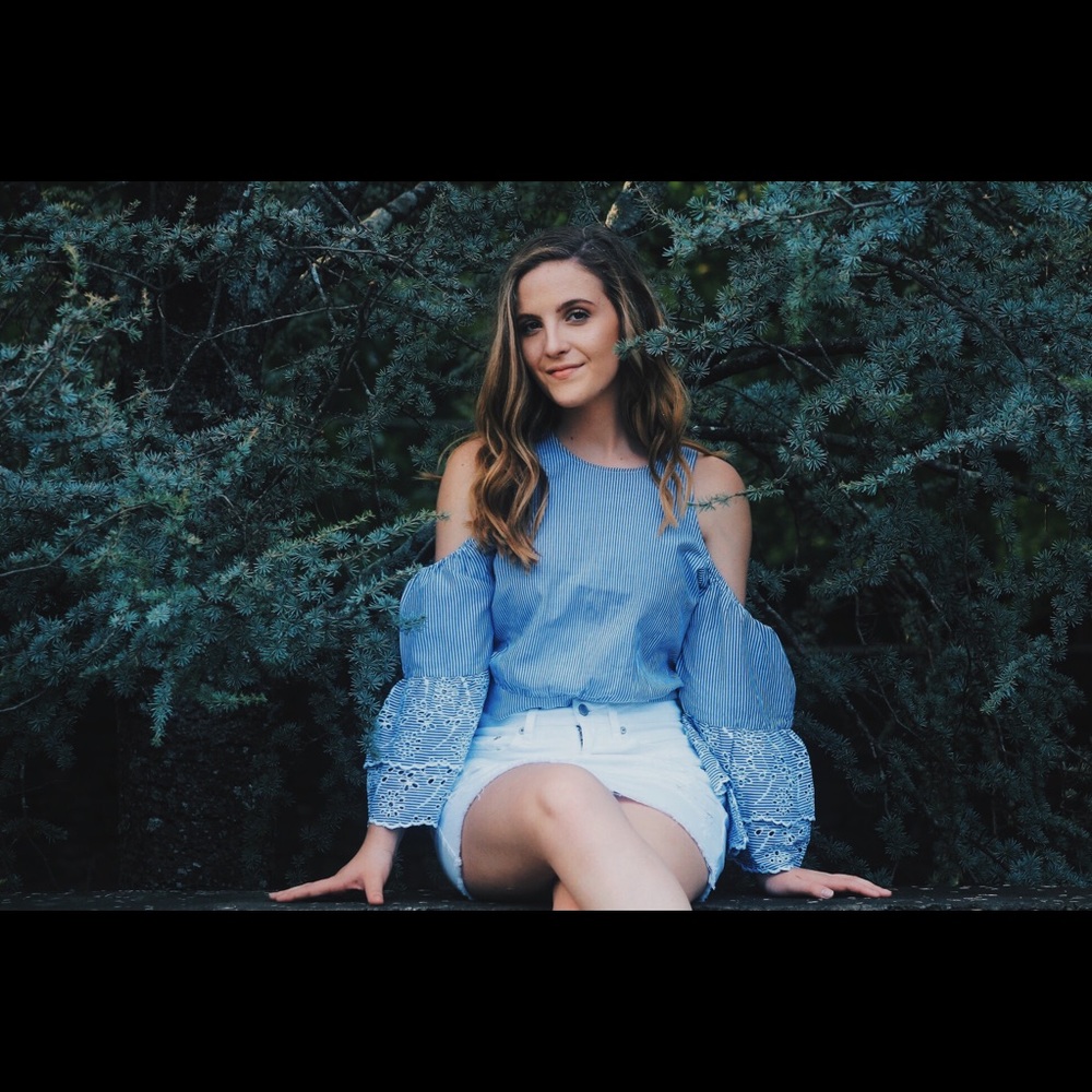 Blue,white shoulder cut out shirt American Eagle